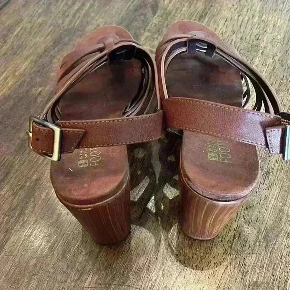 White Mountain Alliance Burnished Dark Tan Strap Stacked Heel Slingback Size 7 - Picture 12 of 13